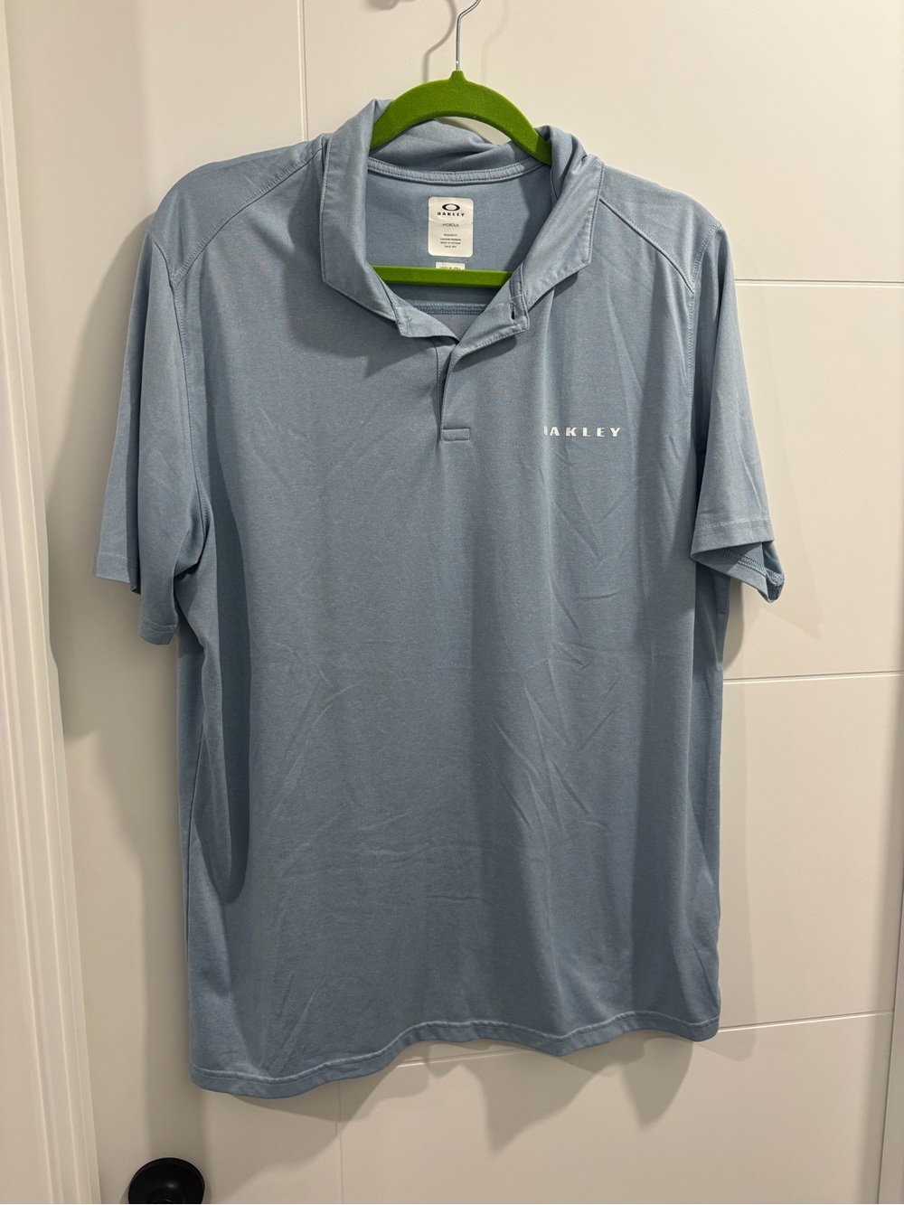 Oakley Men's Soft Sky Blue Short-Sleeve Golf Shirt